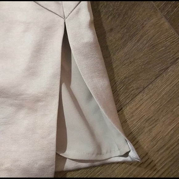 NWT banana republic silky satin top - Picture 4 of 4